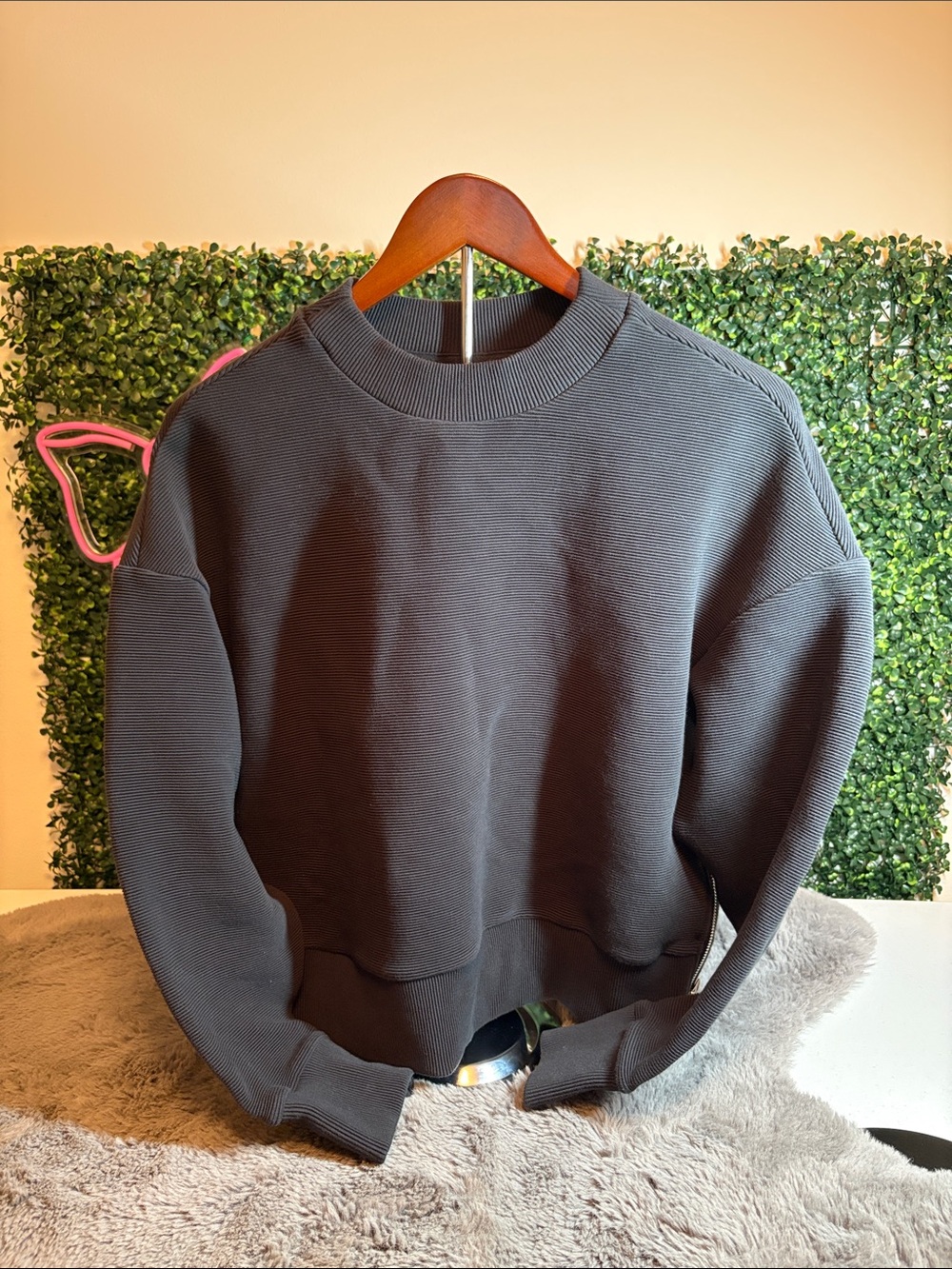 Varley Women's Crewneck Sweater Size Small